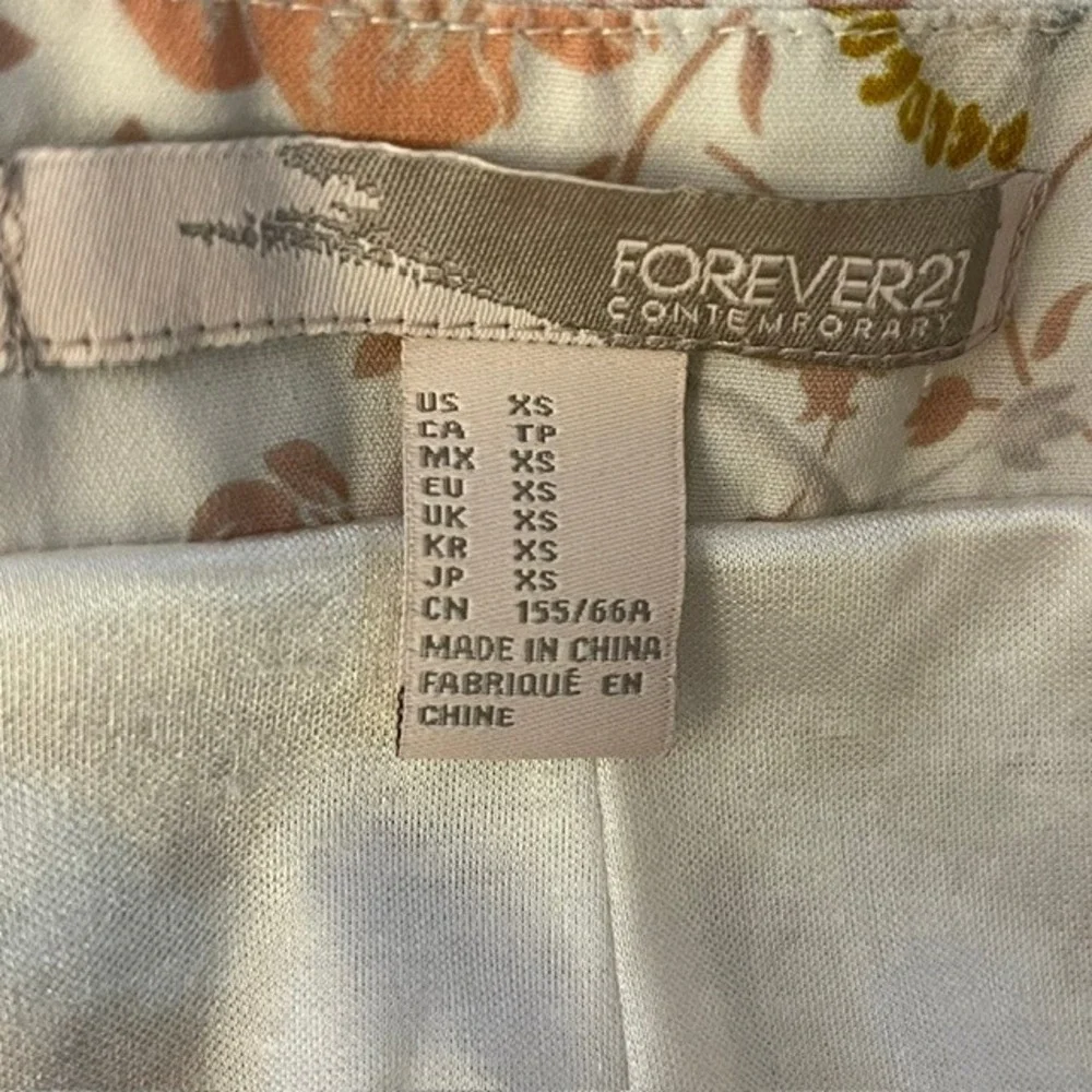 Forever 21 Contemporary Boho Flowy Cottagecore Floral High Waisted Shorts Sz XS‎